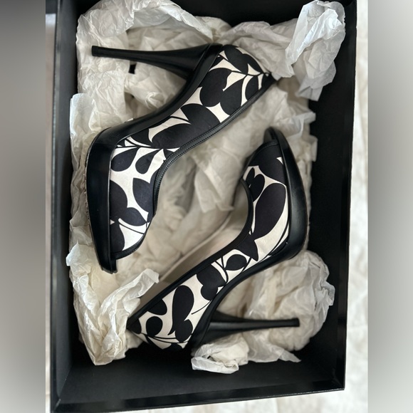 Size 9.5 Dolce & Gabbana Black and White Heels - Picture 2 of 8